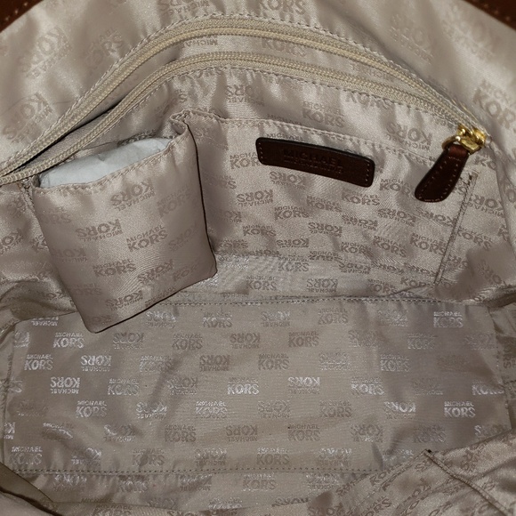 Michael kors purse - Picture 6 of 6